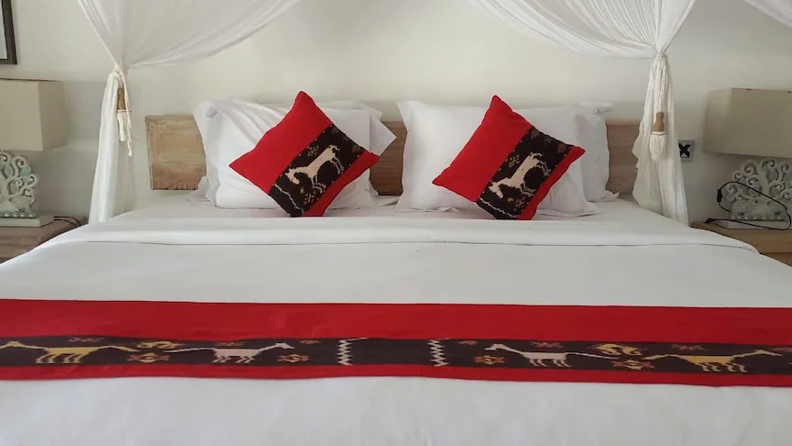 Bali Sumba Rua Beach Resort Deluxe Room 03