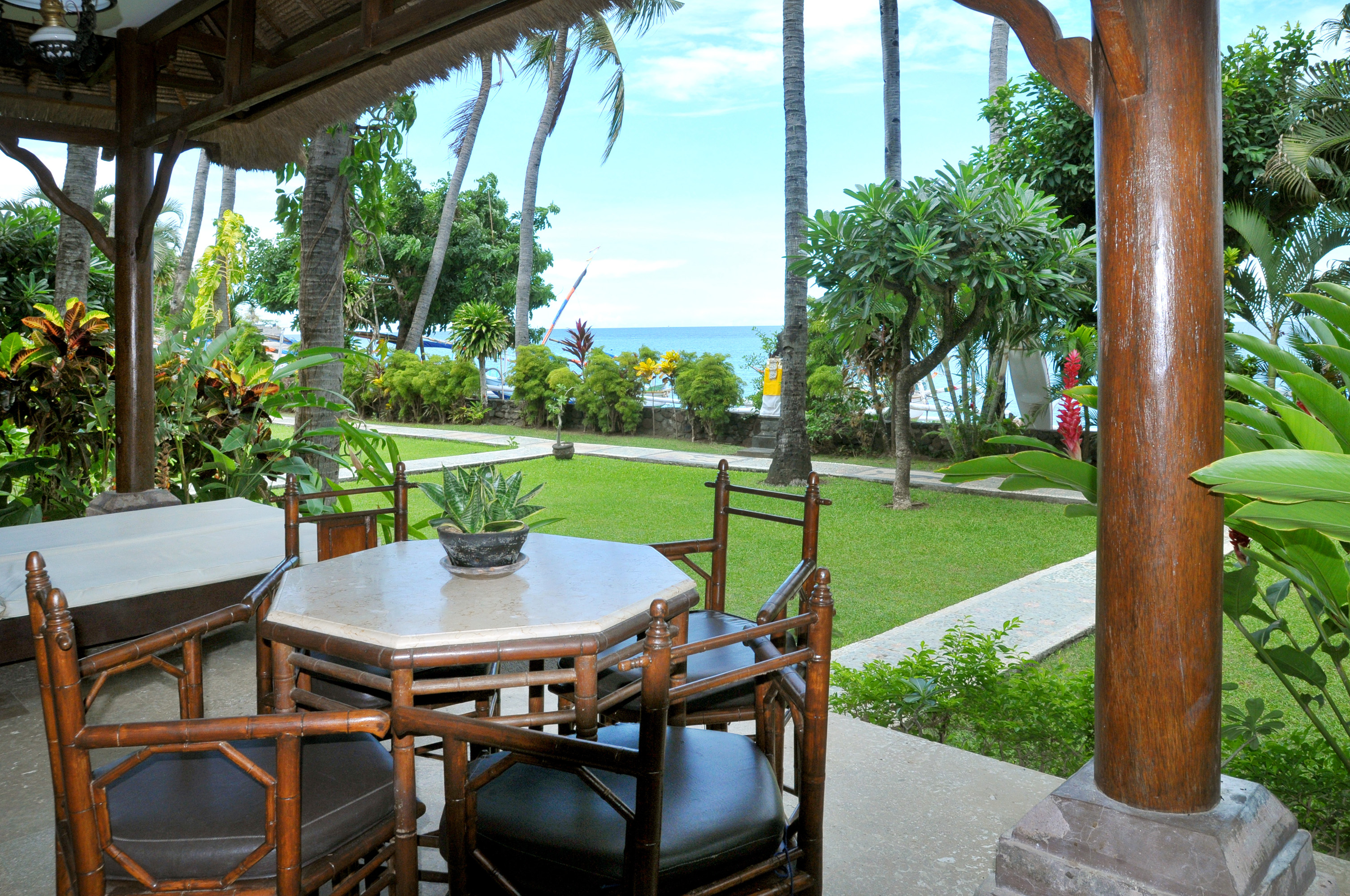 bali - amed - coral view villas_family room terrasse