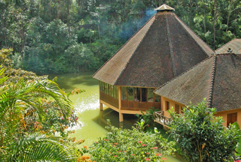 Vi bor på lodges midt i skønne naturparker.