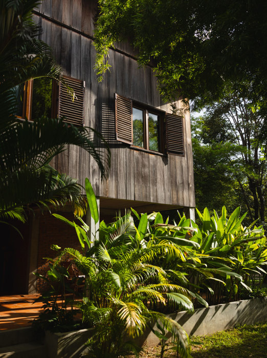 Farm House Smiling Gecko Premium Khmer Bungalow 02