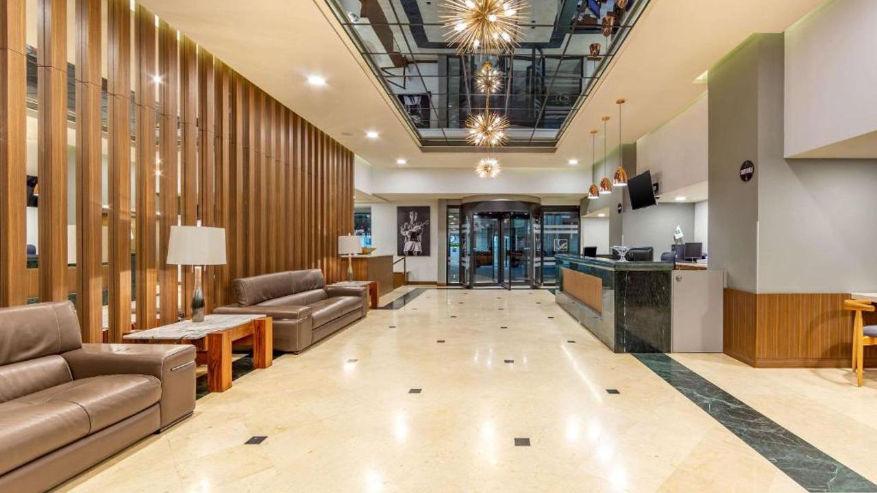 Quality Inn Chihuahua San Francisco Lobby