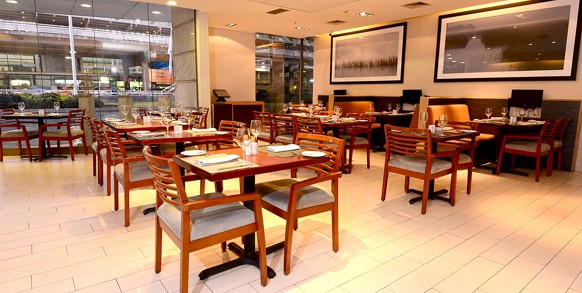 Holiday Inn Santiago Restaurant 01