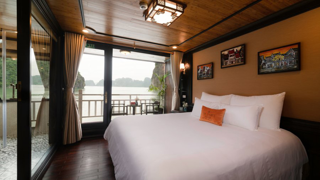 Victory Star Cruise Deluxe Ocean View Balcon 01