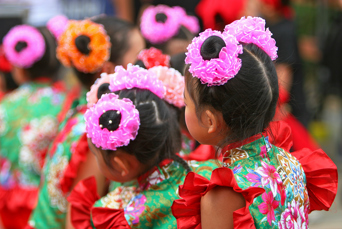 kina - kina_befolkning_pige_dans_01