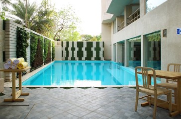 Sarovar Premiere Jaipur Pool