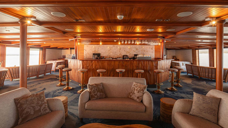 Charlesdarwinglounge&Bar