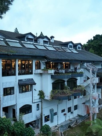 Strawberry Park Resort Facade