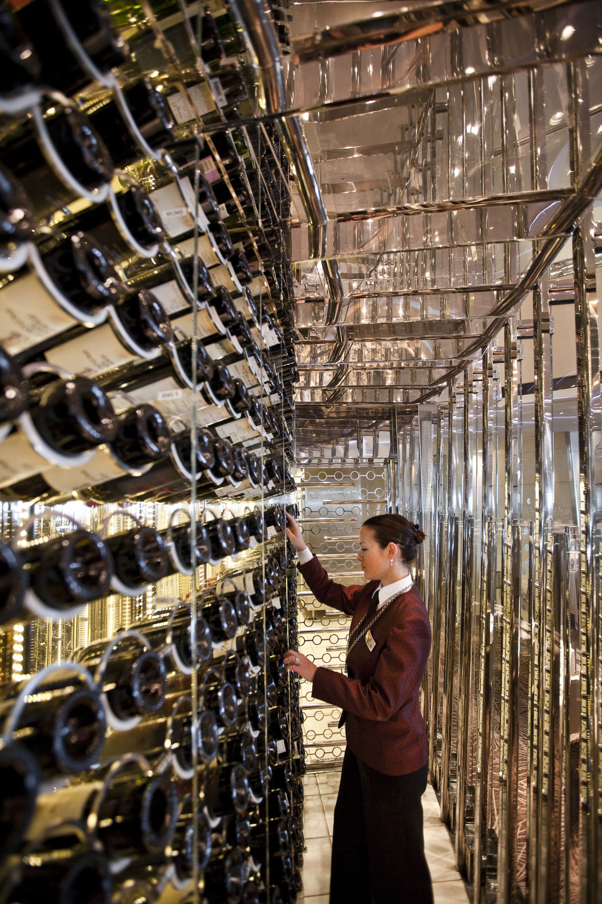CEL SL Grand Epernay Wine Tower 4