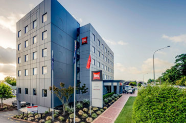 Ibis Rotorua Facade