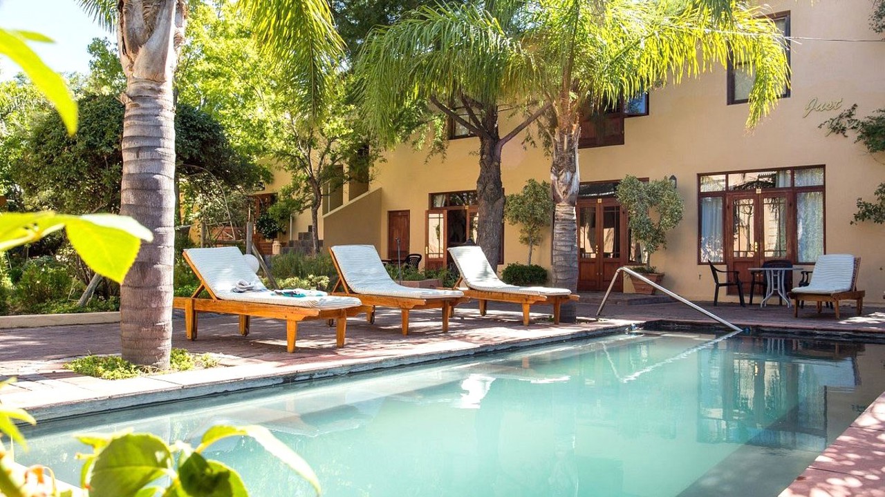 Montagu Country Hotel Pool 01