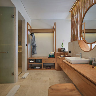 Suite Bathroom