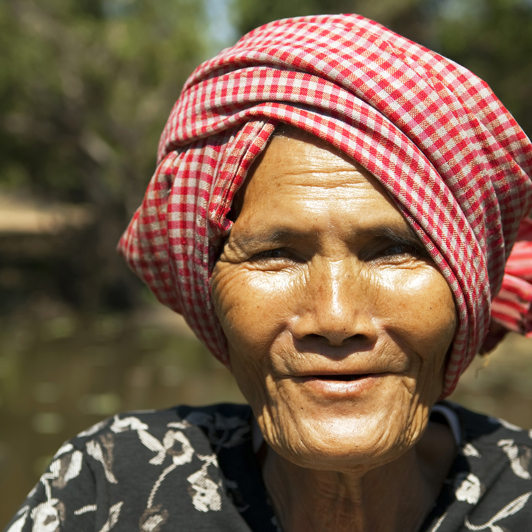 colombia - cambodia_befolking_kvinde_01