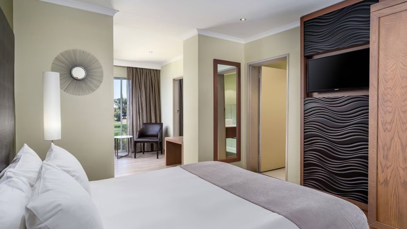 Protea Hotel Upington Standard Queen Room