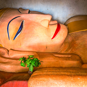 burma - bagan_manuha paya_tempel_buddha_01
