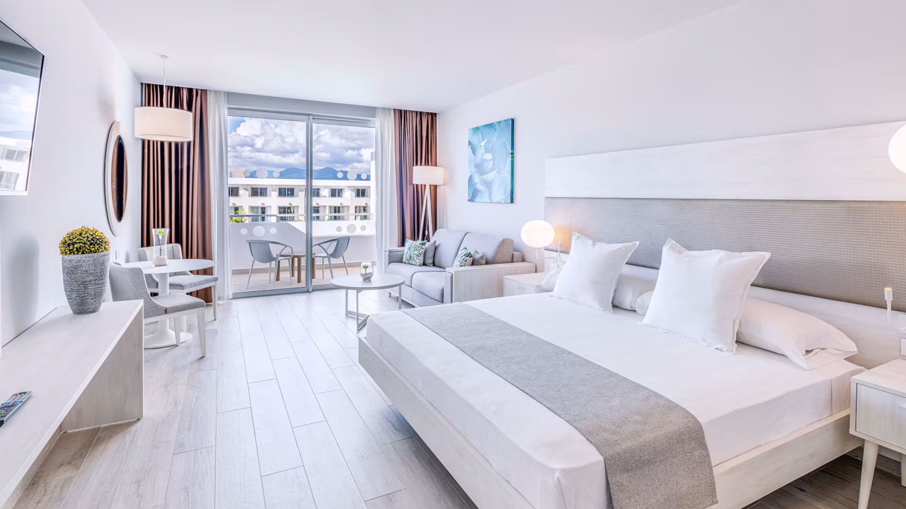 Trinidad Melia Trinidad Peninsula Deluxe Room 01