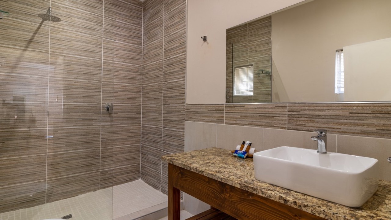 Double Twin Room Badeværelse