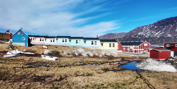 Farvede huse i Qerqertarsuaq