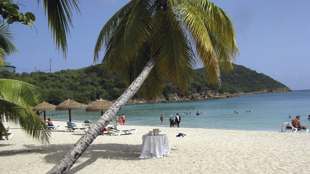 dansk vestindien - st. thomas - emerald beach_resort_strand_02