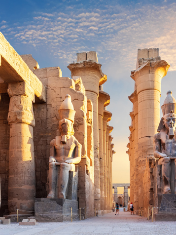 Karnak-templet imponerer også med sin flere tusind år gamle historie.