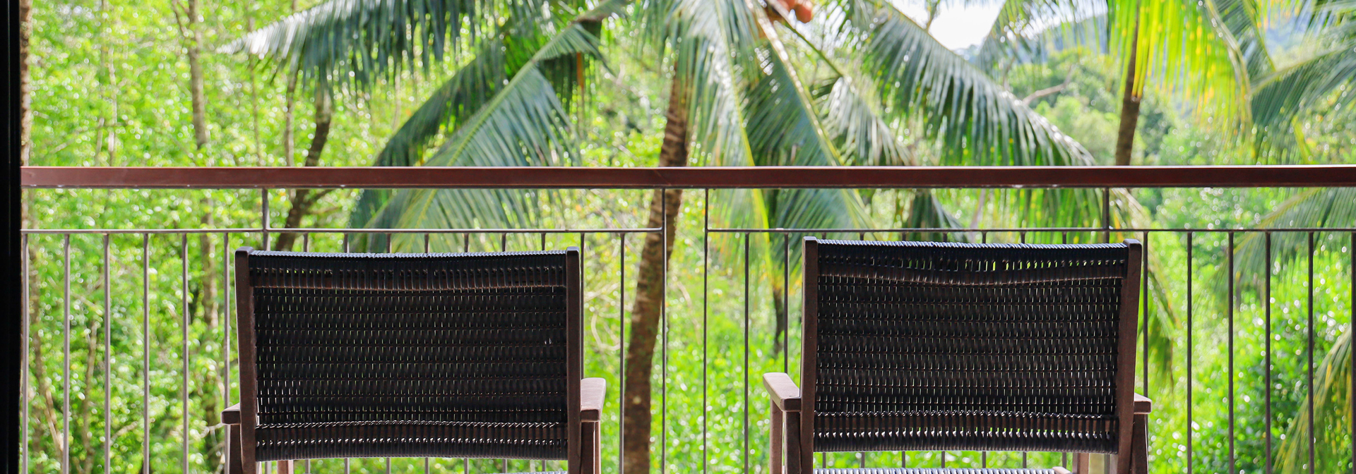 Holiday Ao Nang Beach Resort Family Garden 04