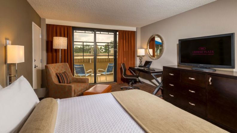 usa - crowne plaza miami airport_vaerelse_01