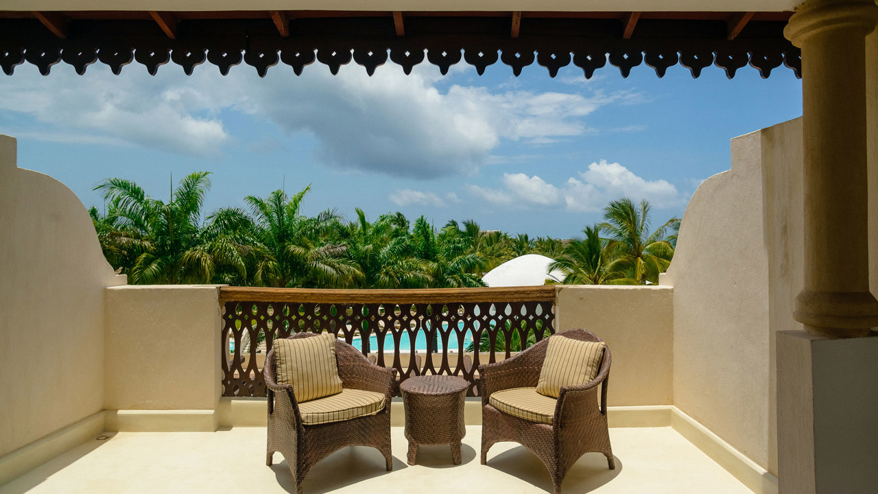 Swahili Beach Resort Superior Room Altan 01