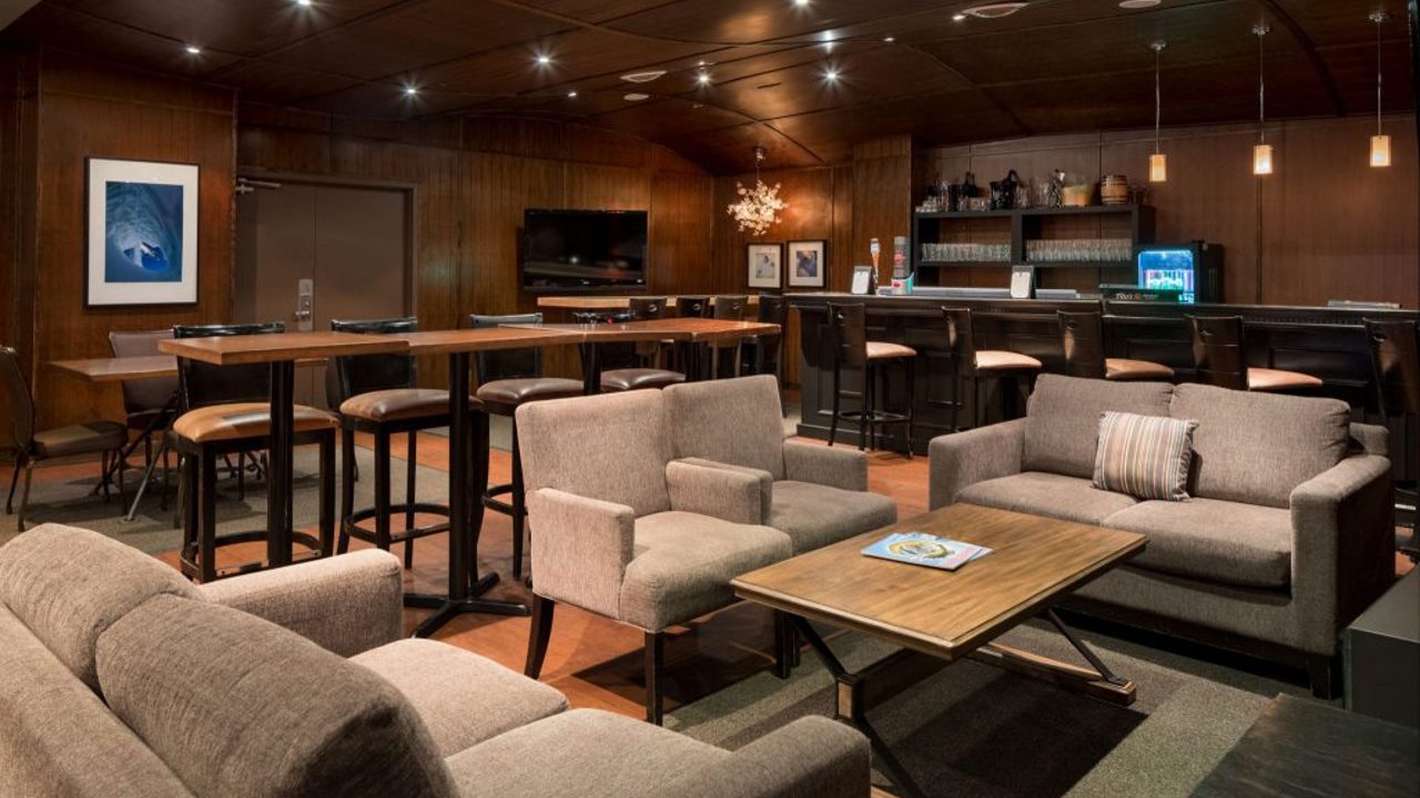 The Listel Whistler Hotel Lounge (2)