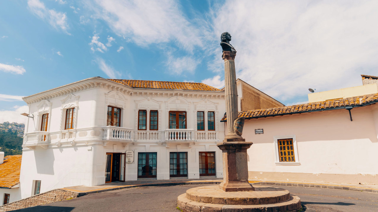 HOTEL MAMA CUCHARA FACADE