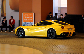 dubai - dubai_ferrari_01