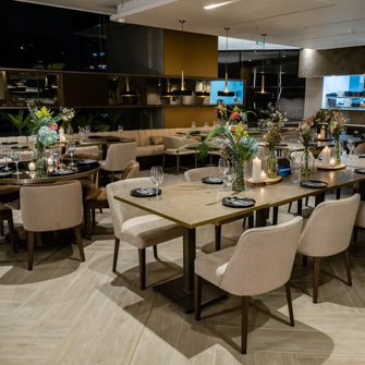 York Luxury Suites Restaurant 01