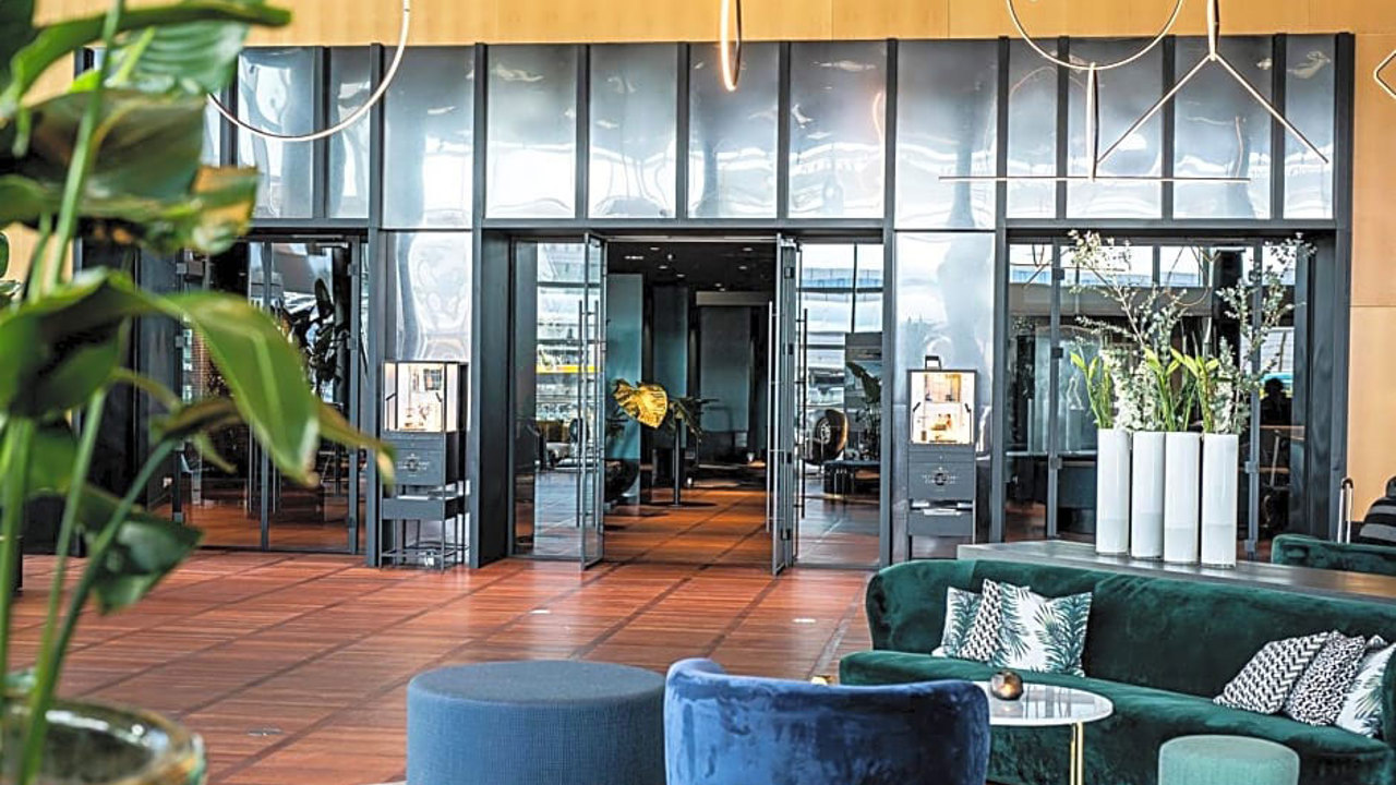 Clarion Hotel Copenhagen Airport Entrance