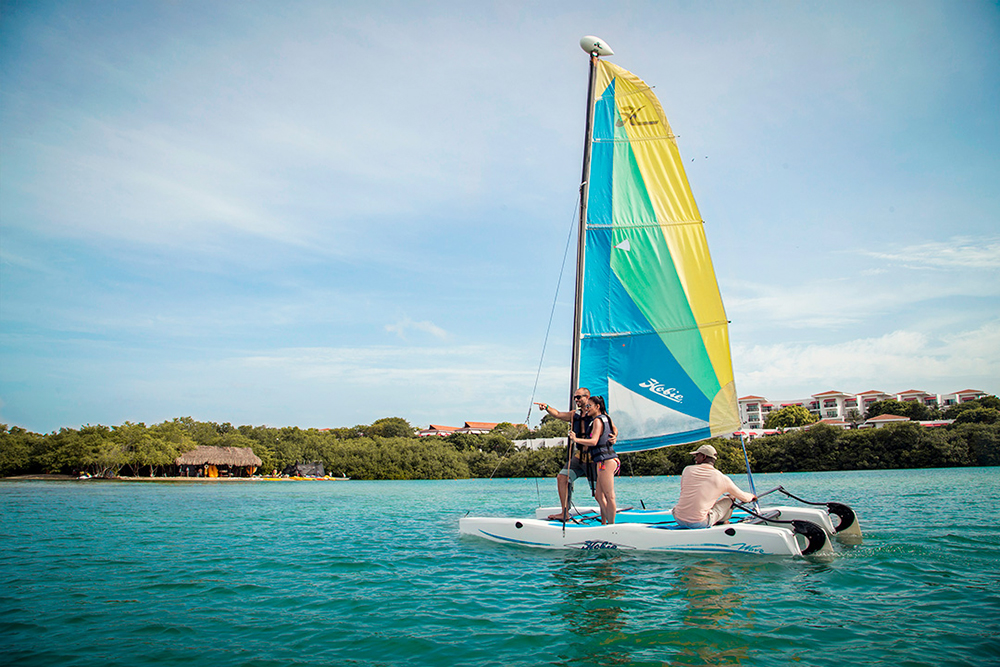 colombia - royal decamaron_baru_katamaran_01