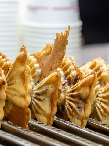 Sydkorea Seoul Gwangjang Market Fresh Baked Korean Fish Shaped Bread Bungeoppan