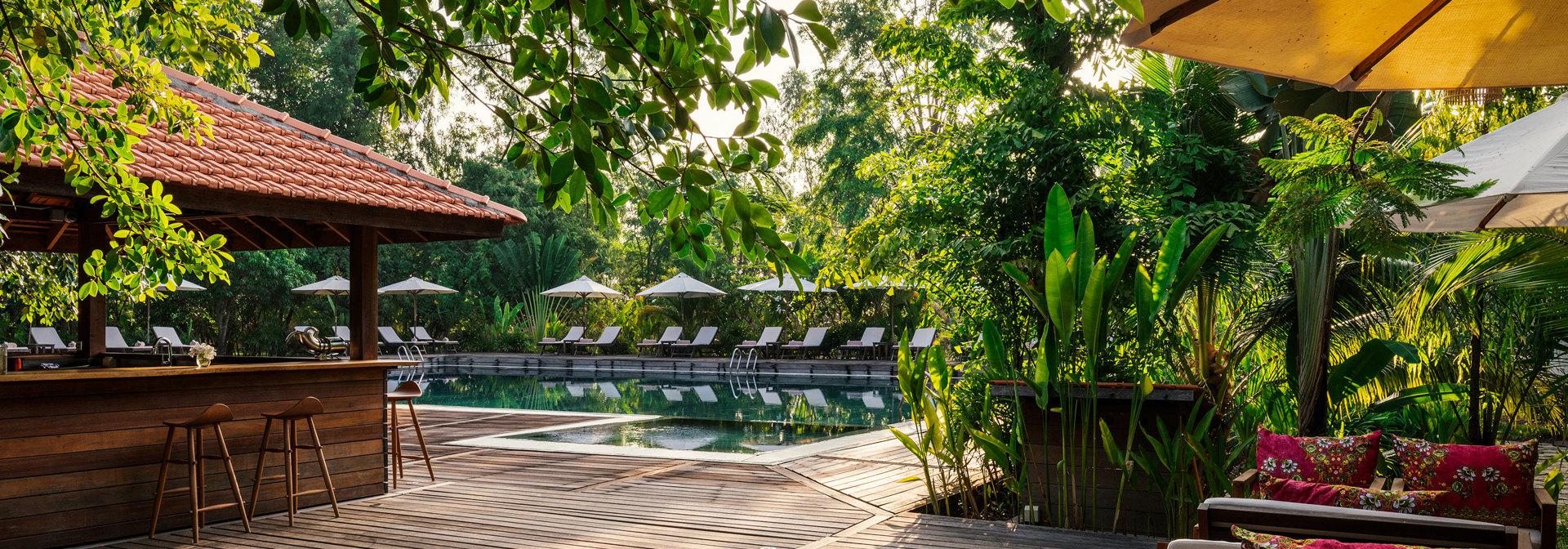 Farm House Smiling Gecko Pool 01