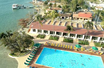 cuba - cienfuegos - jagua hotel_pool
