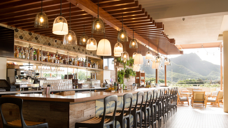 Queen Kapiolani Hotel Deck Bar 03