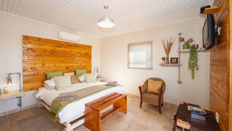 Kgalagadi Lifestyle Lodge Standard Chalet