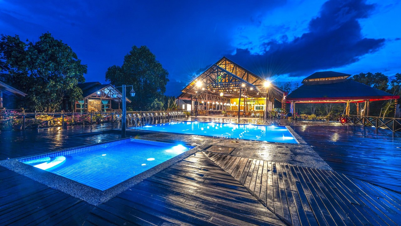 Borneo Sepilok Rainforest Resort Pool 02
