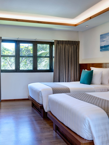 thailand - phi phi island village beach resort_vaerelse_superior bungalow_03