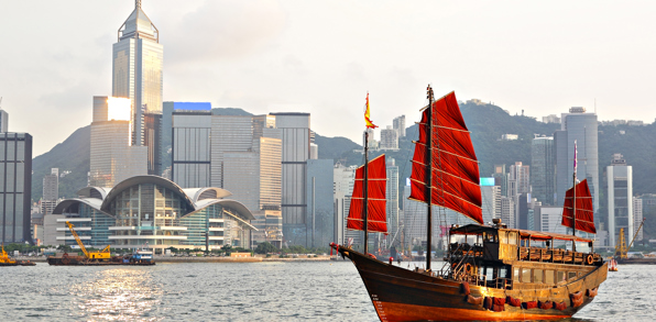 Vi begynder i magiske Hong Kong...