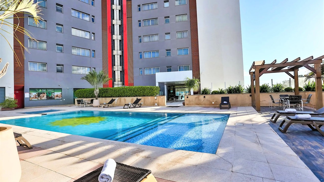 Wyndham Golden Foz Suites Pool 01