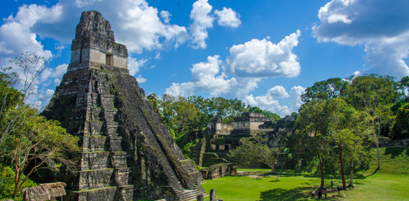 guetemala_tikal_pyramide_01