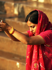 Indien - varanasi_befolknng_kvinde_01
