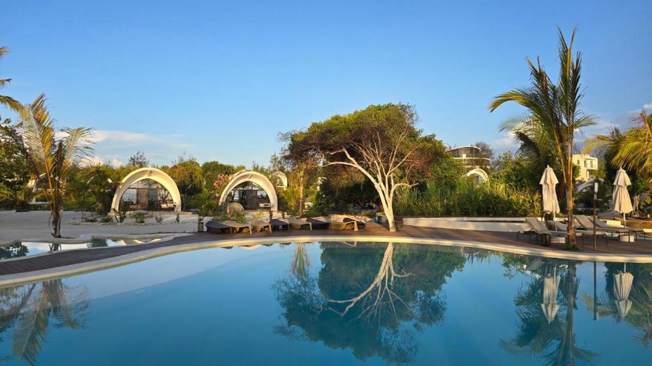 Zanziblue Waves Hotel Pool