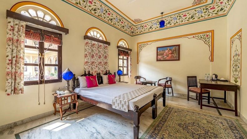 Dhulagarh Heritage Palace Hotel Room