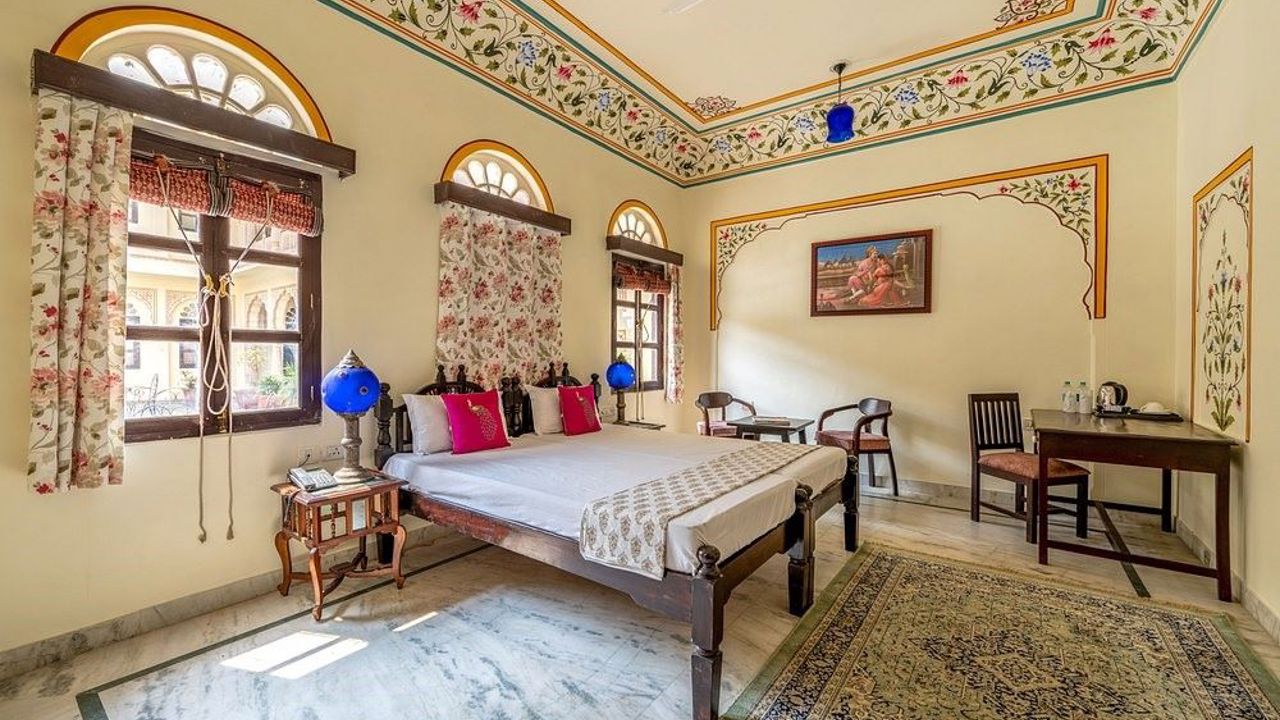 Dhulagarh Heritage Palace Hotel Room