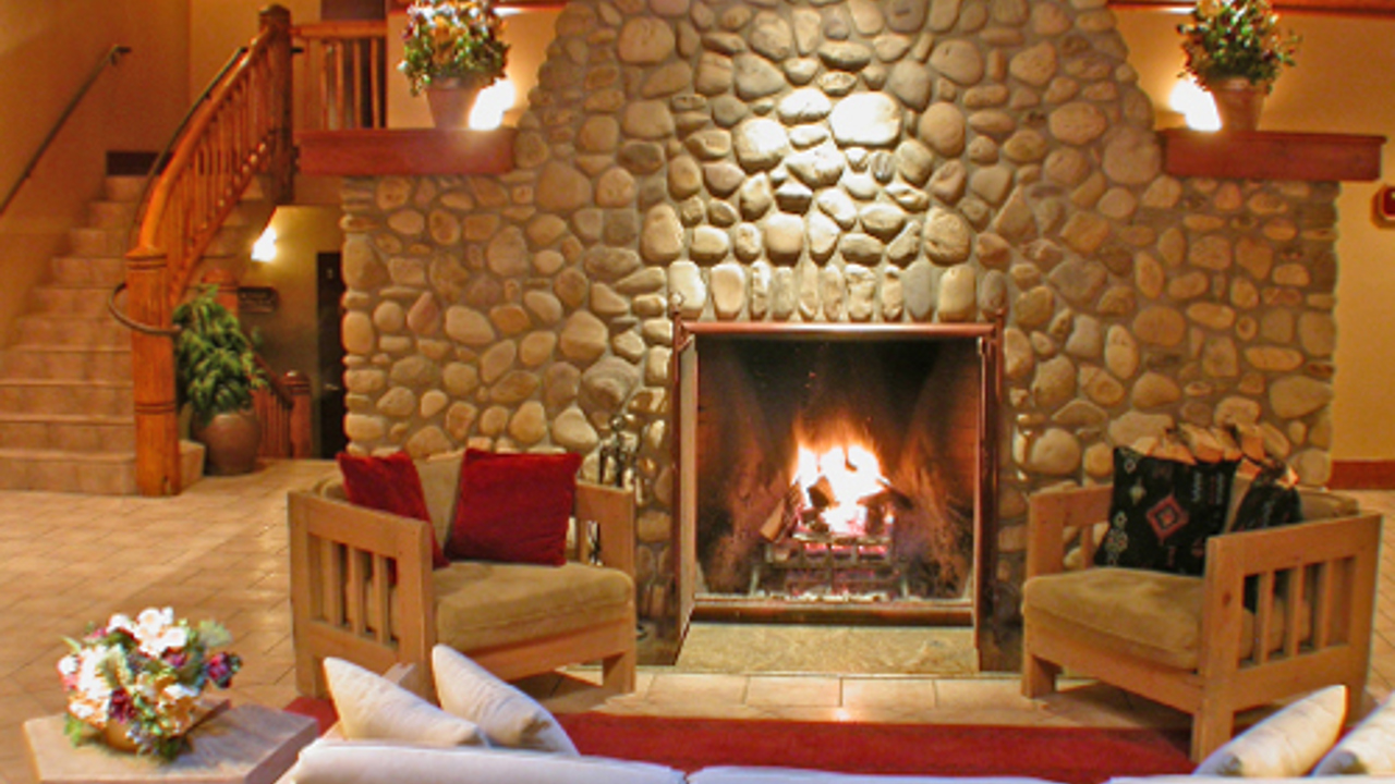 canada - banff - banff caribou lodge_lobby_01
