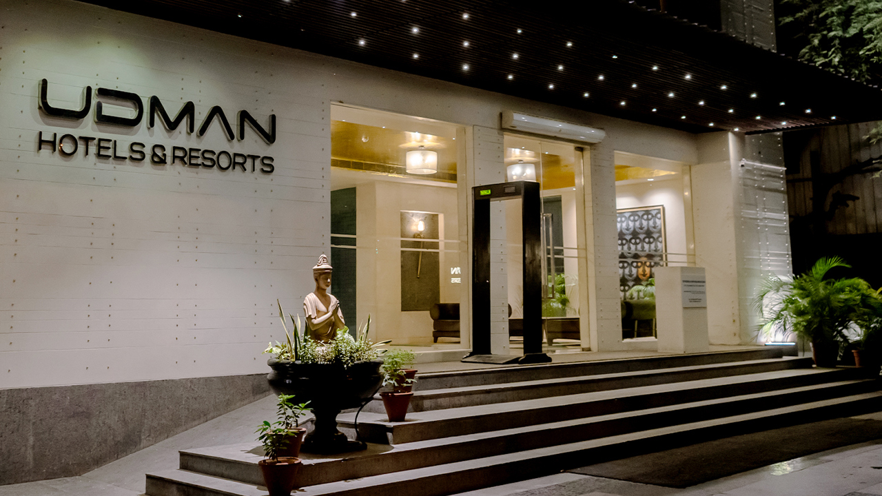 Udman Hotel Exterior