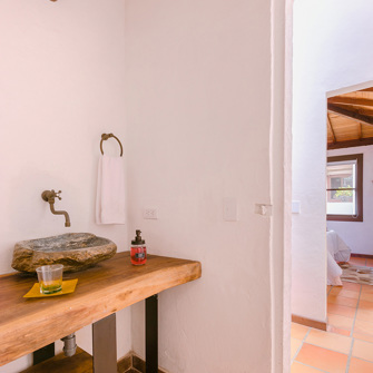 Kawa Mountain Retreat The Colonial House Badeværelse 02