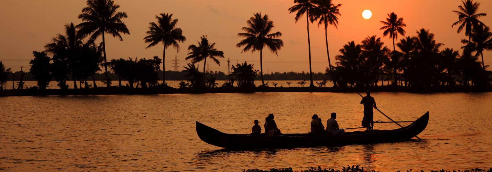 Kerala Backwaters Kano I Solnedgang 102228670